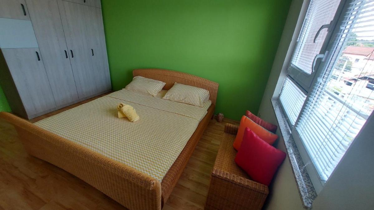 Vremeplov - Housity