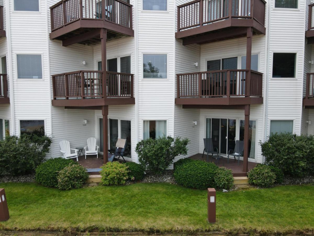 Beach Room 325 - Housity
