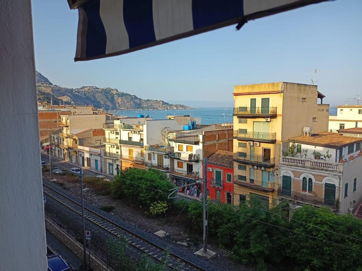 stanza vista mare - Housity