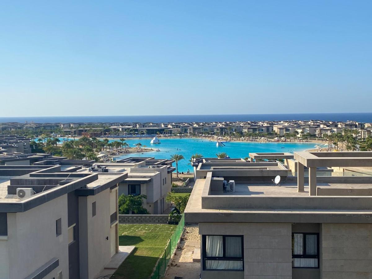 Panoramic infinity view Spacious penthouse in SwanLake Ras-Elhkma - Housity