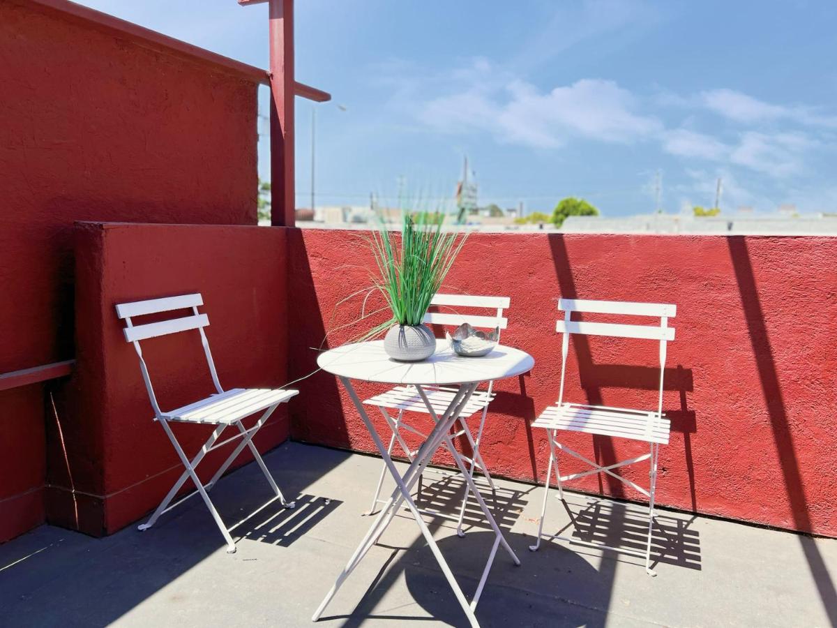 Newly remodeled 1 bed, 1 bath home near LAX, Forum - Housity