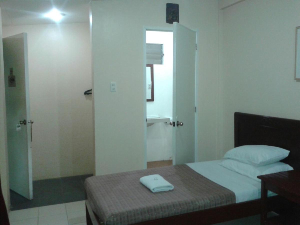 11th Street Bed and Breakfast - Housity