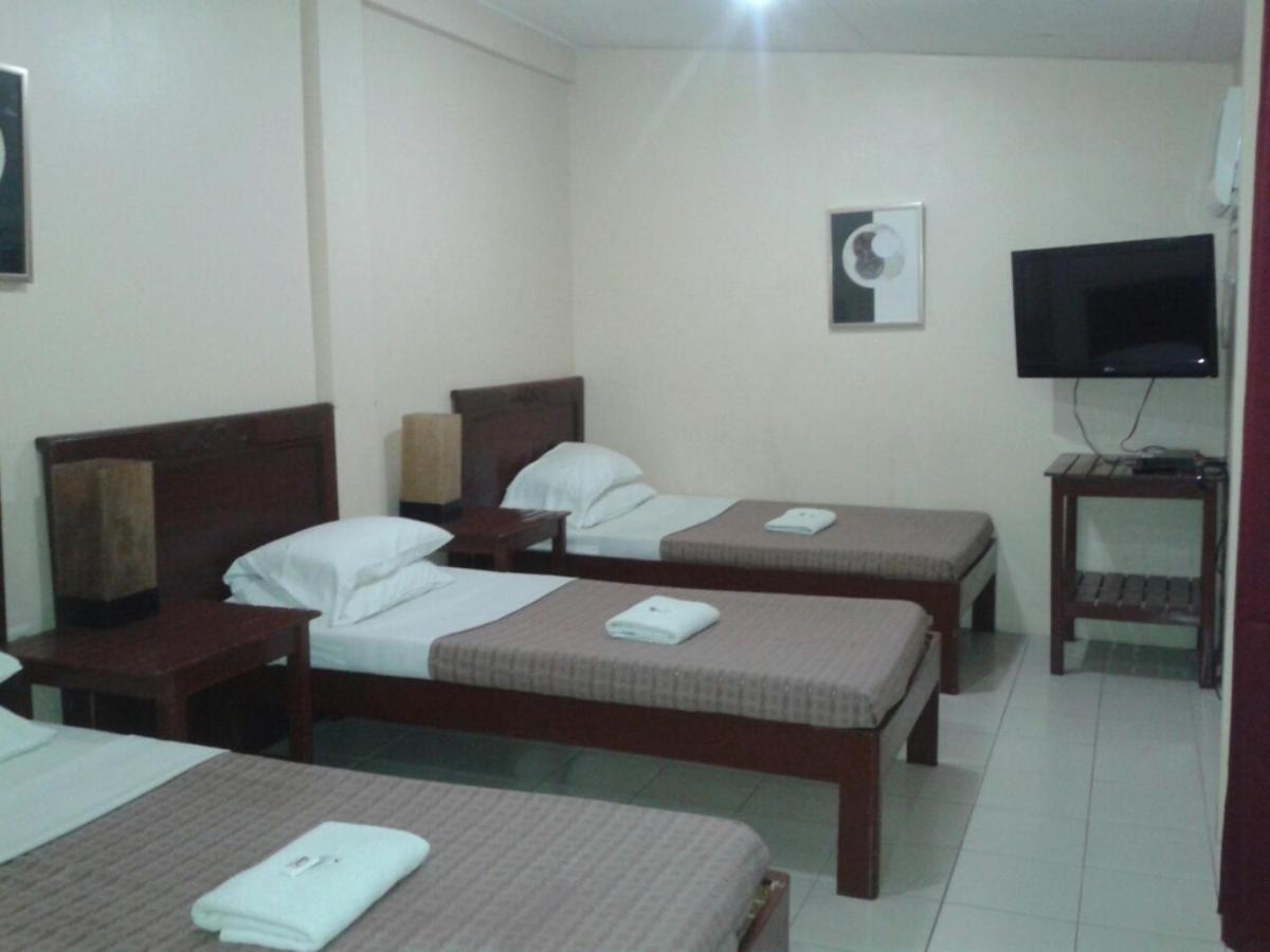 11th Street Bed and Breakfast - Housity