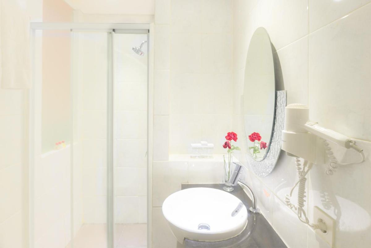 Suitetrails - J Hotel - Bandara Soekarno Hatta