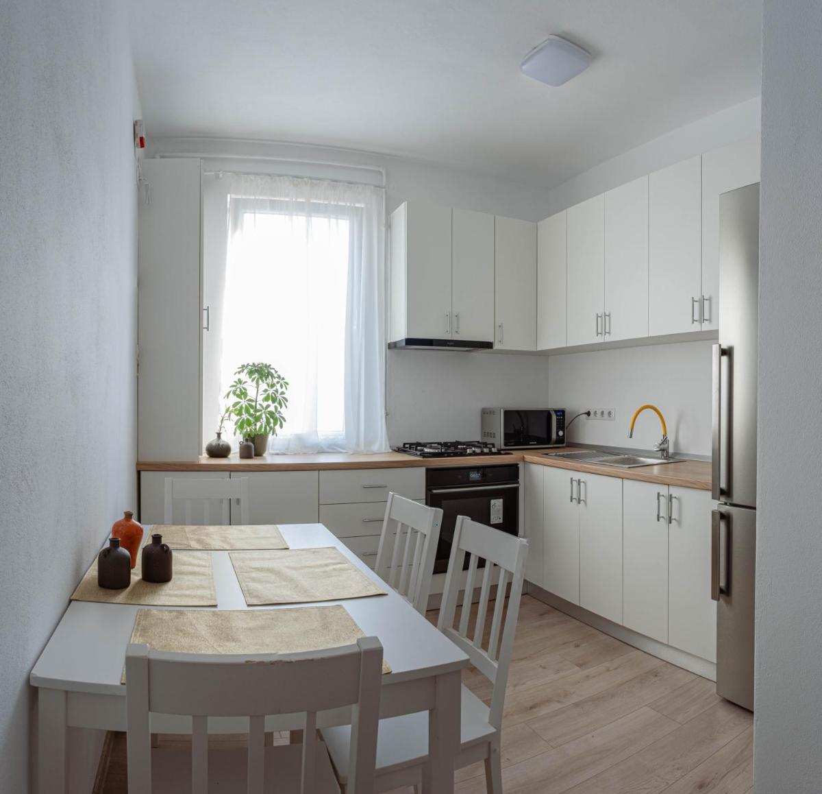 Solomon Apartments Ap 4 - Housity