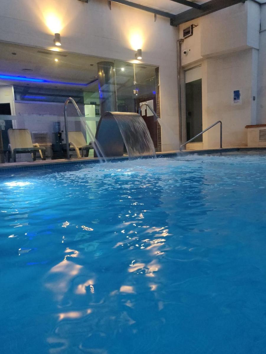 Piscina en o cerca de ARVA Spa París