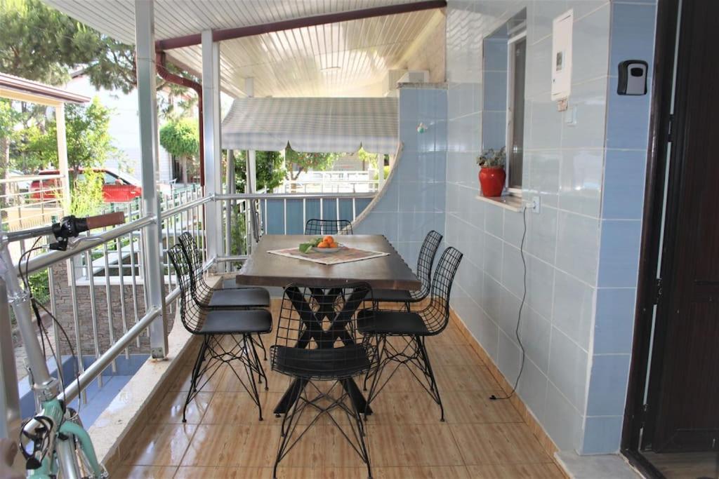 3 Bedroom Villa Ten Minutes Walking to the Beach - Housity