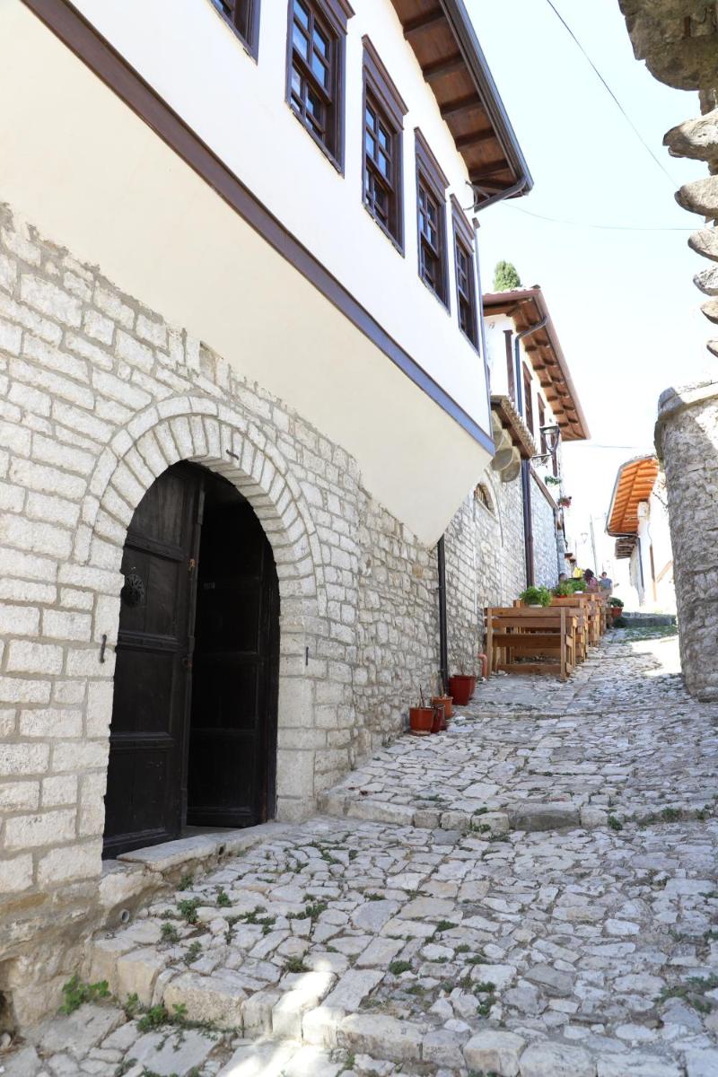 Villa Athina in Berat Castle - Since 1741 - Housity
