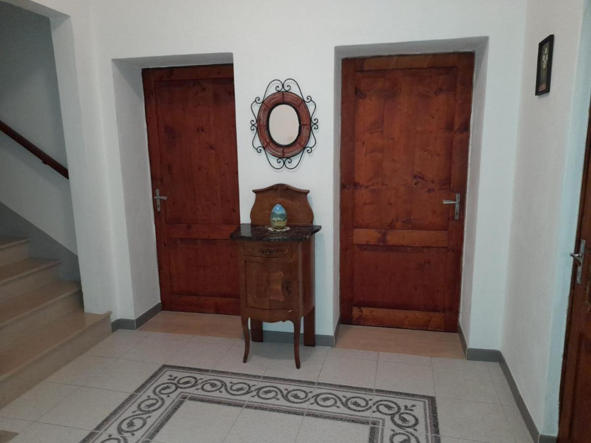 La Casa di Valeria alle Serre - Housity