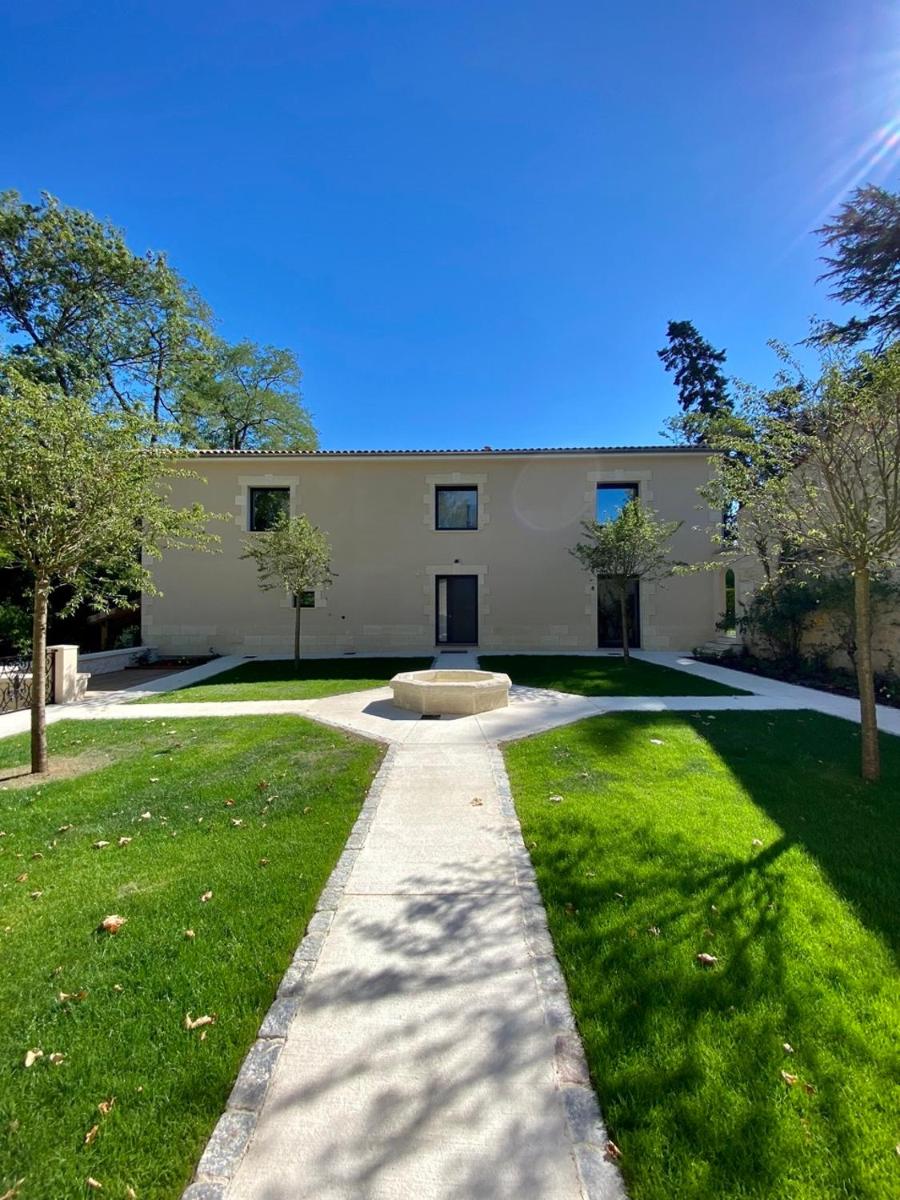 La Maison L\'Eperon, stylish 5 star villa surrounded by vineyard near Saint Emilion - Housity