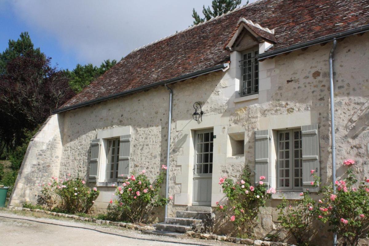 Grand gîte au château de Betz-le-Château - Housity