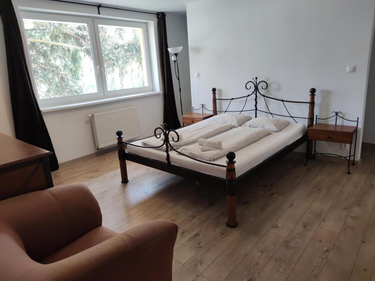 Attic Apartment - Housity