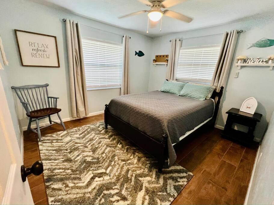 Lake Vibe Hangout “On Lake Time” Lake Placid Fl, Lake Huntley - Housity