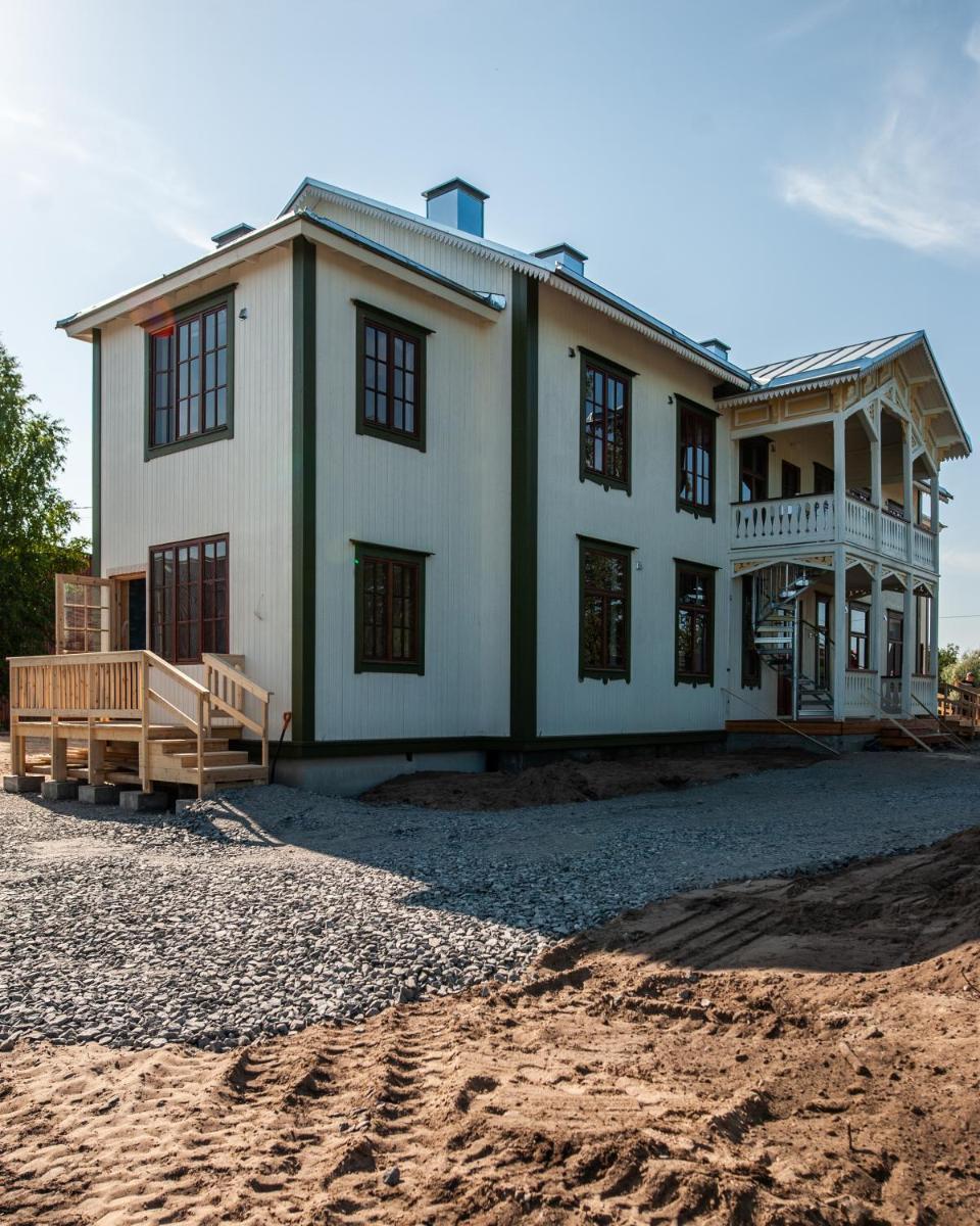 Matkustajakoti Ykspihlaja - Housity