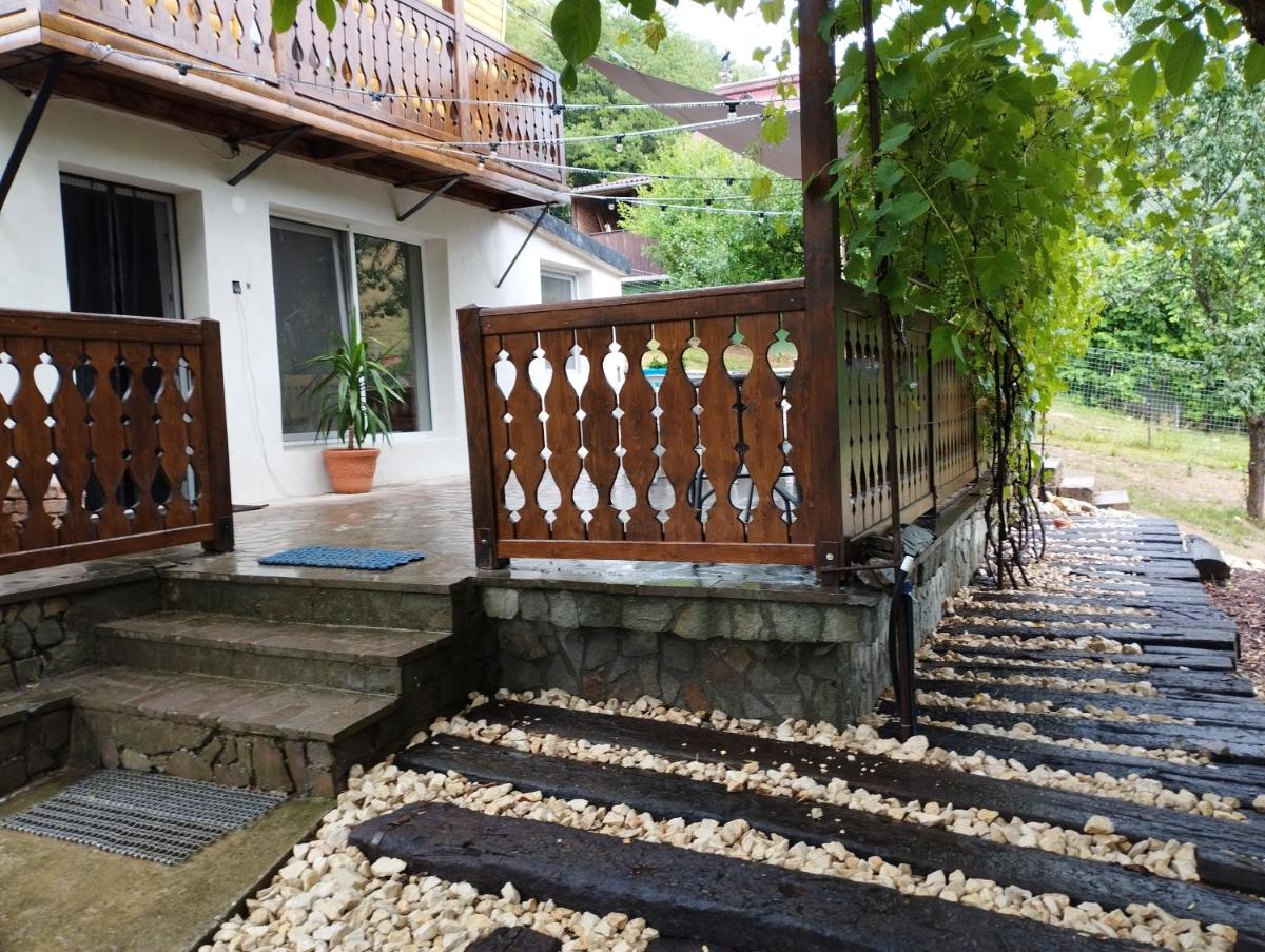 Rotwild House - Housity