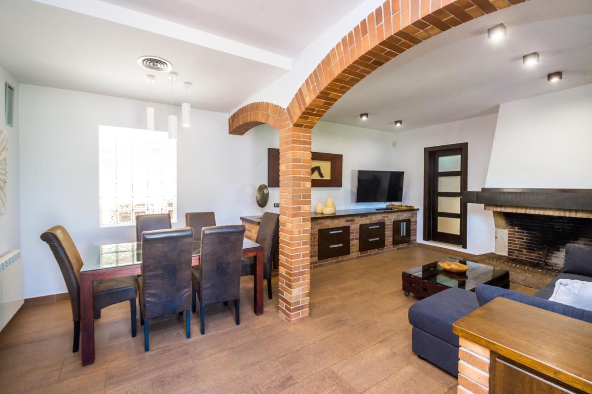 Villa Del Sol - Housity