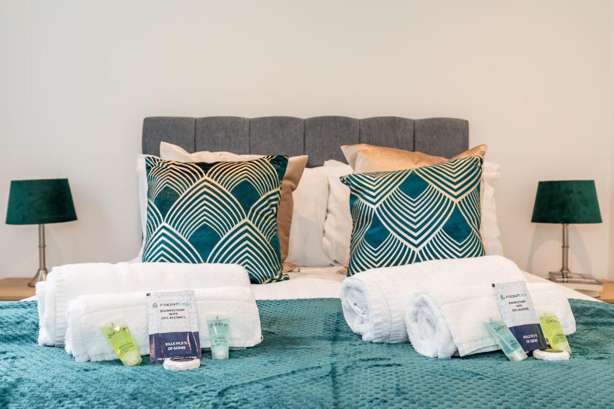 The Lambourne - 2 Bed - Contractors - Corporate stays - Housity