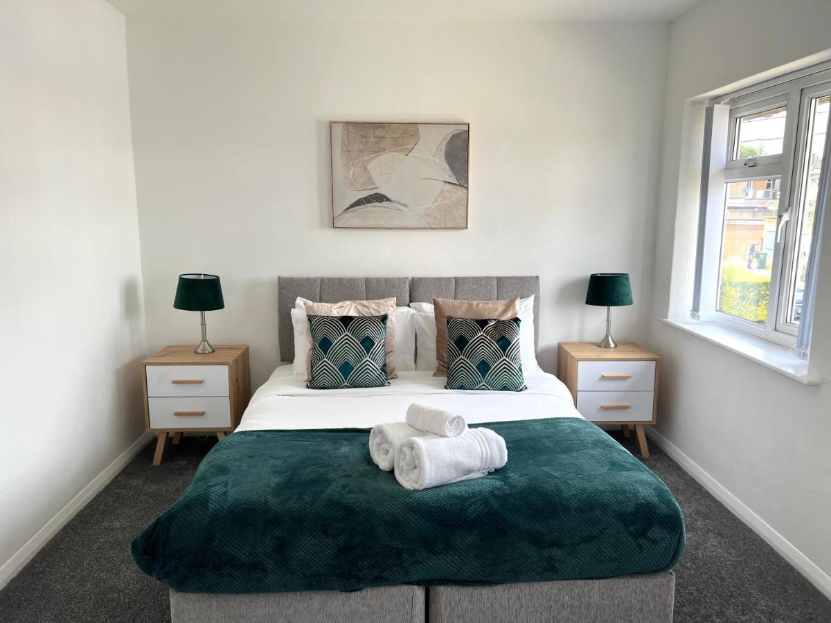 The Lambourne - 2 Bed - Contractors - Corporate stays - Housity
