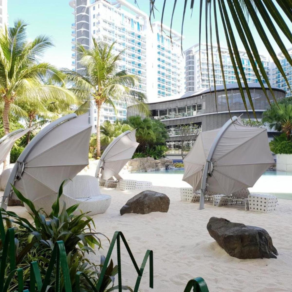 Residences in AZURE Condominium Parañaque City Metro Manila - Housity