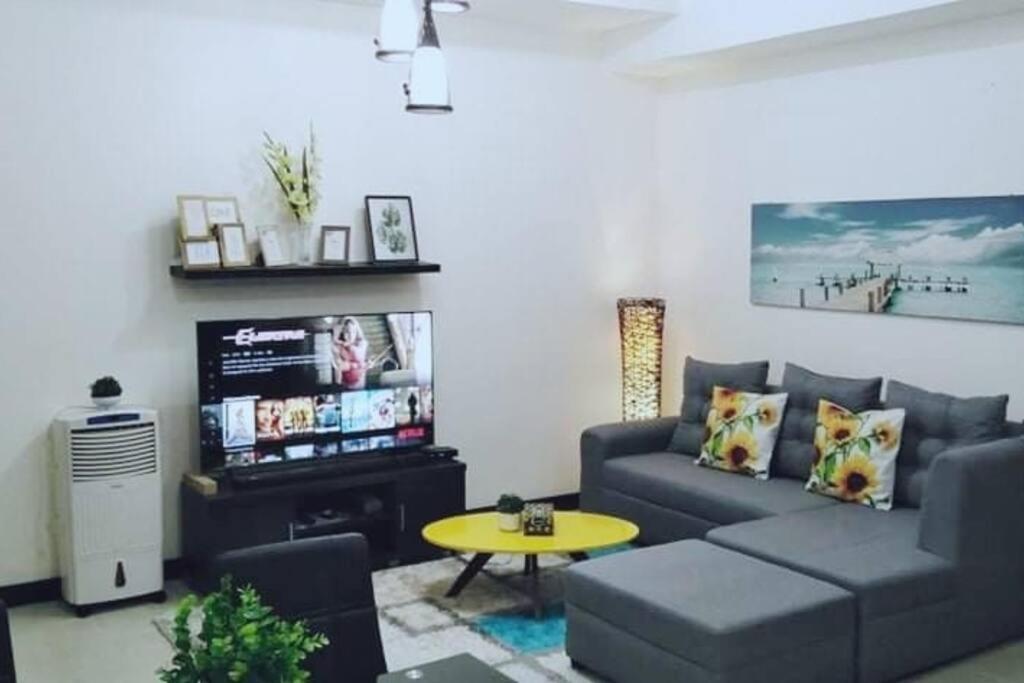 Cozy home in the heart of Makati (2BR in SLP) - Housity