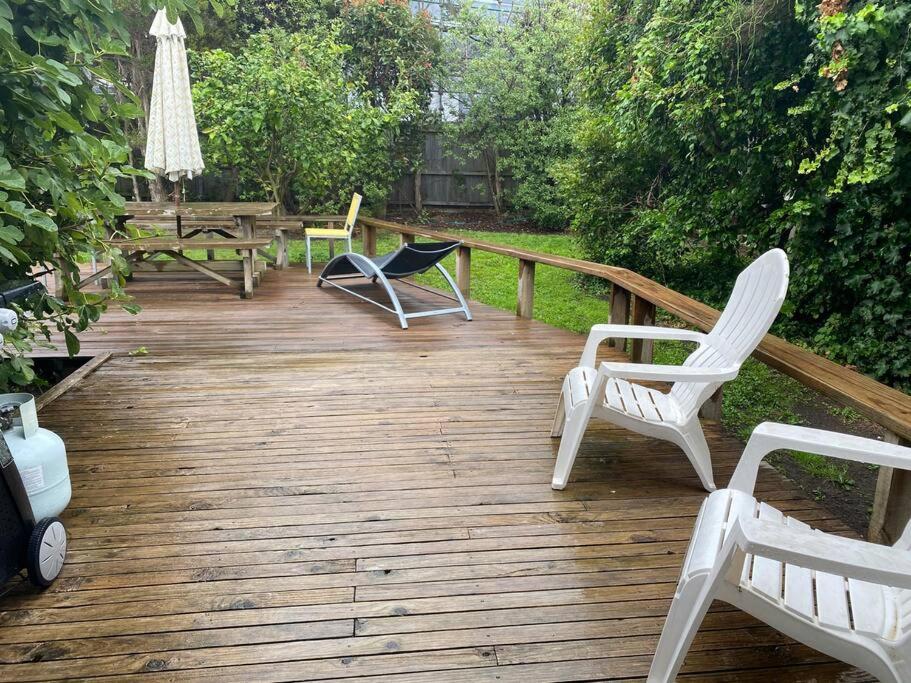 The Retreat On the Esplanade at Hawley Beach - Housity