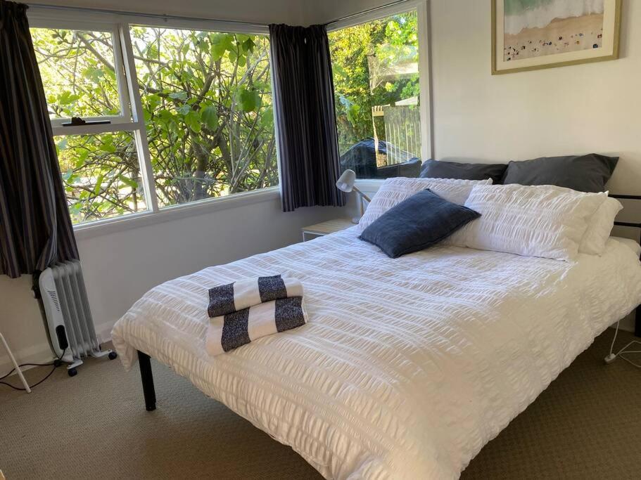 The Retreat On the Esplanade at Hawley Beach - Housity