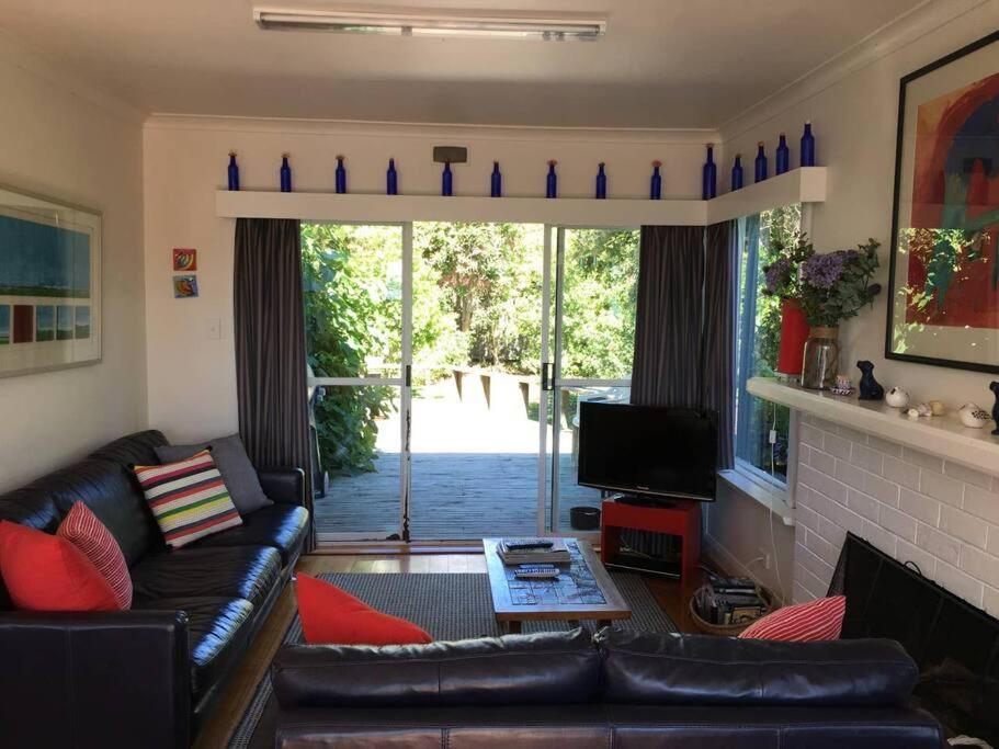 The Retreat On the Esplanade at Hawley Beach - Housity