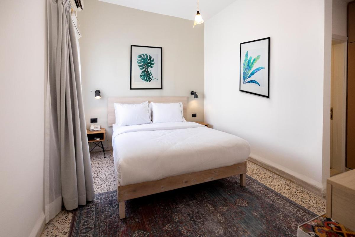 Julia's Hotel Suites - Hizvo