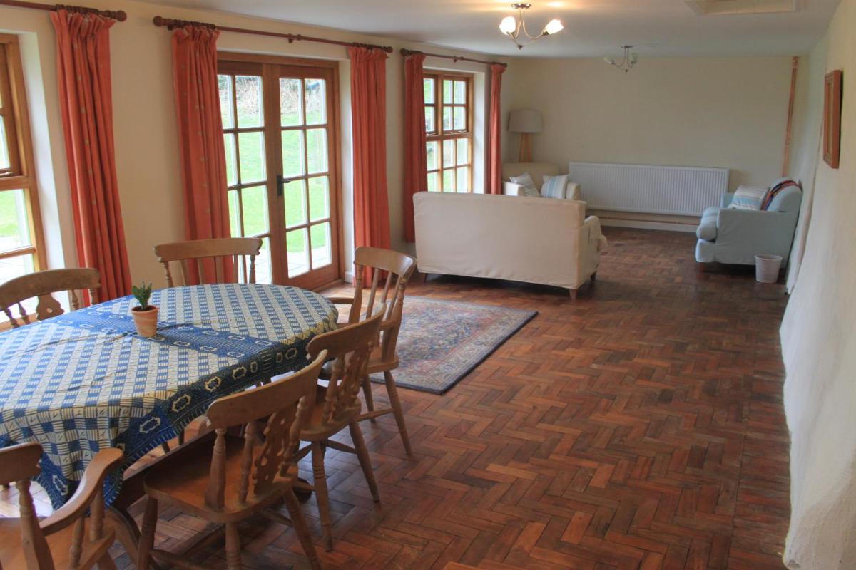 Beautiful 2 bedroom stone cottage in quiet rural location - Housity