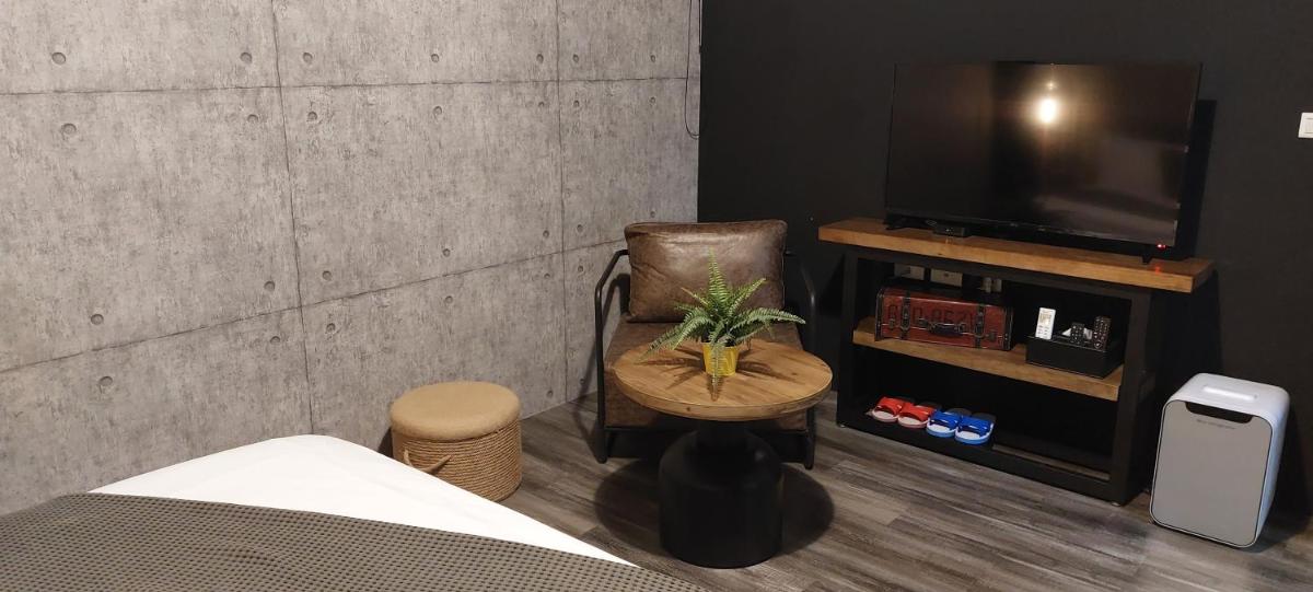 Summer Time Inn - Housity