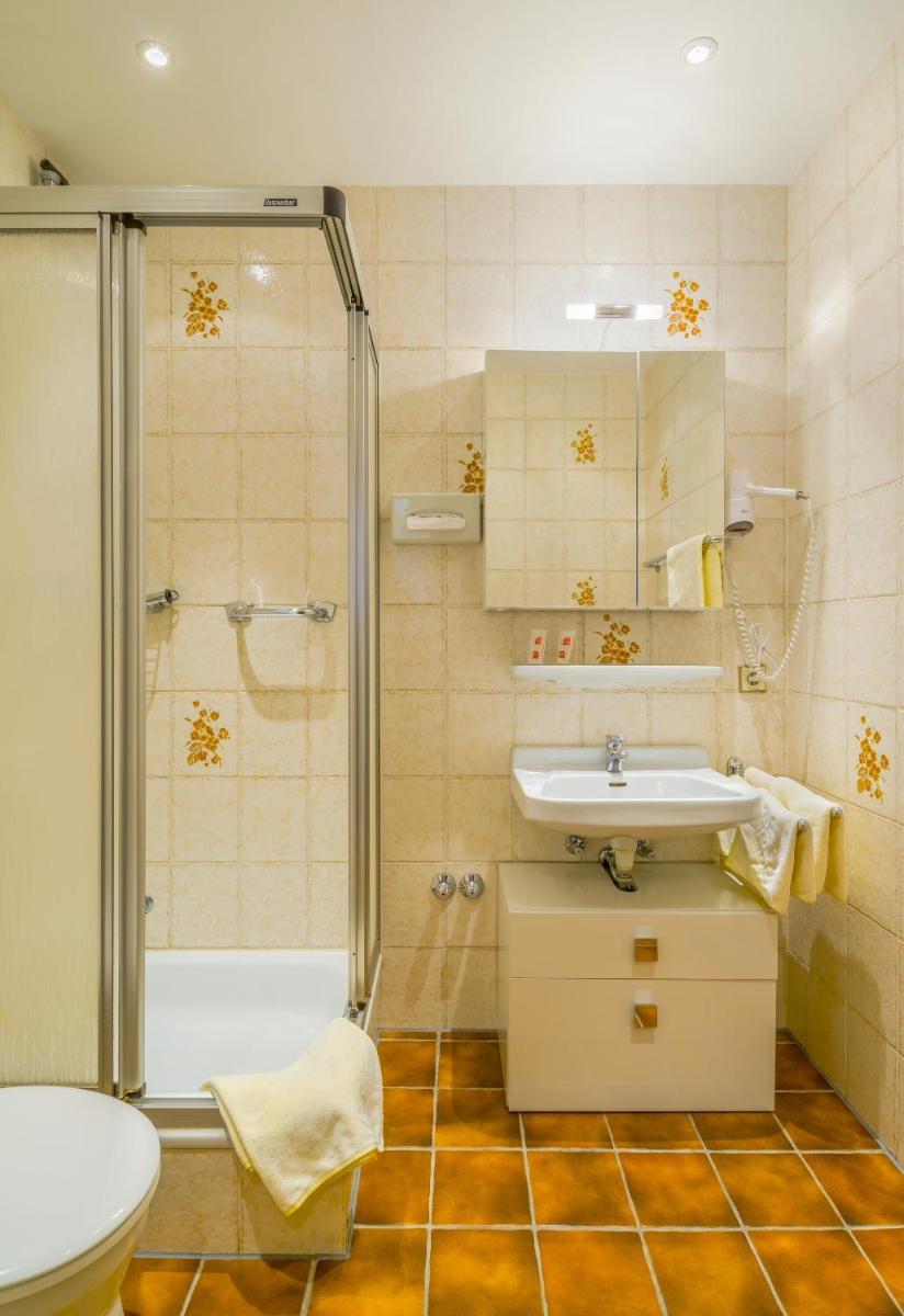 Hotel Schloessmann Garni - Housity