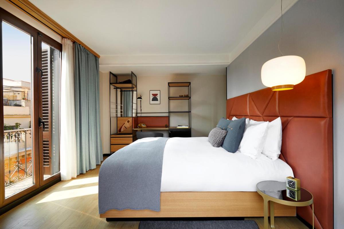 Cama o camas de una habitación en Kimpton Vividora Hotel by IHG