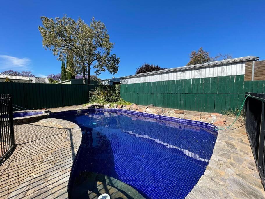 Group house with views of the salt pool and spa - Housity