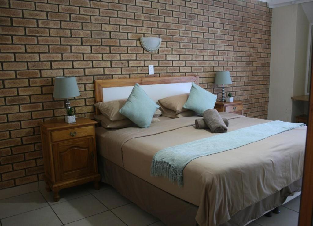 Seabreeze Cabana 12, Victoria Bay, Garden Route - Housity