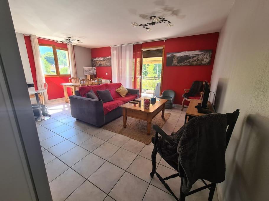 Superbe appartement avec terrasse - Housity