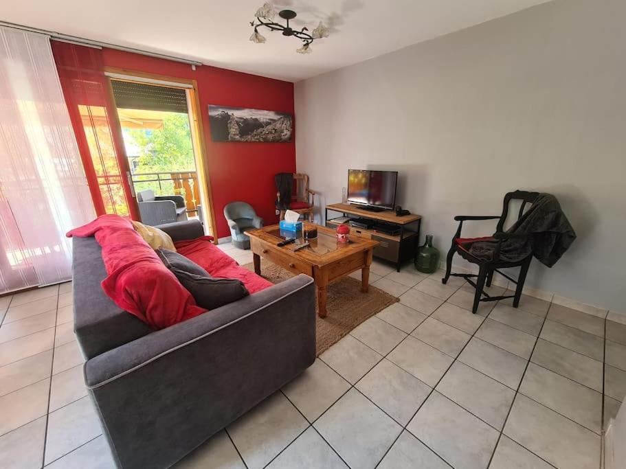 Superbe appartement avec terrasse - Housity