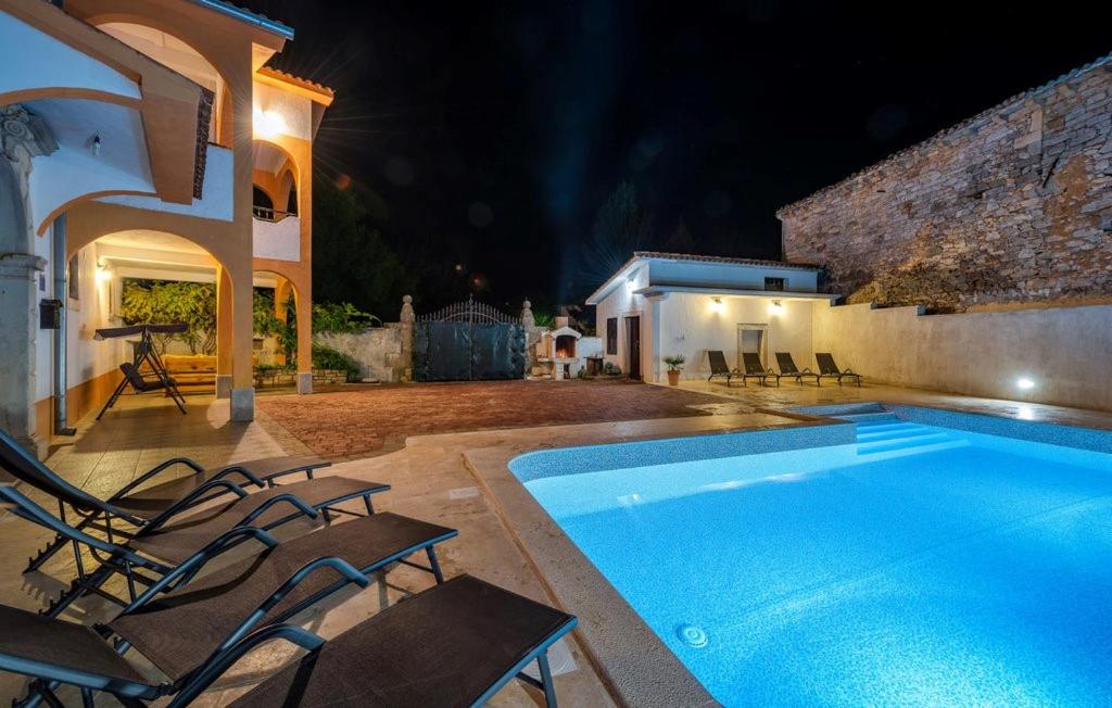Holiday House Karla Valentina - Housity