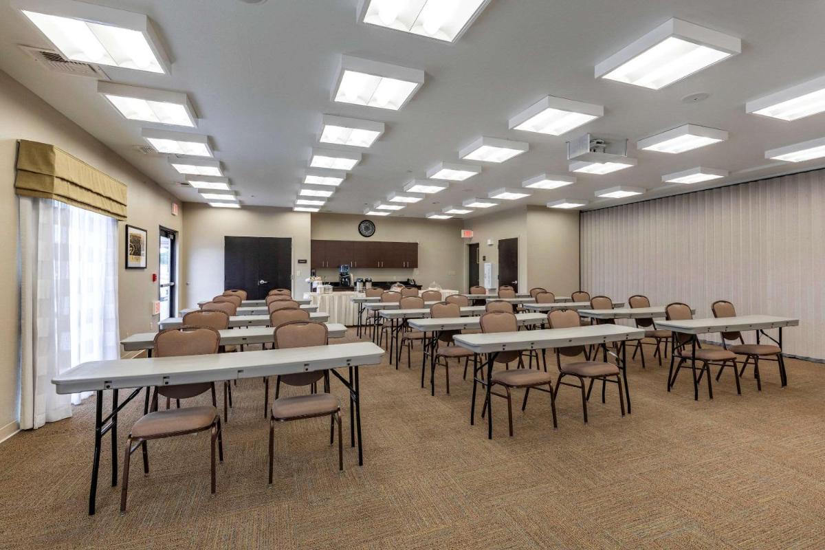 Sleep Inn & Suites Miles City I-94 - Housity