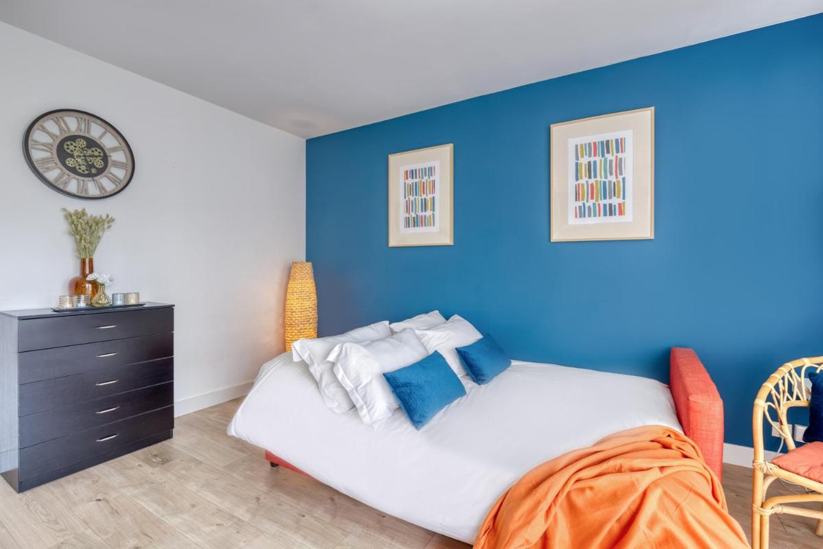 Le bleu, très bien situé 1mn centre commerciale, Disney PARKING GRATUIT - Housity
