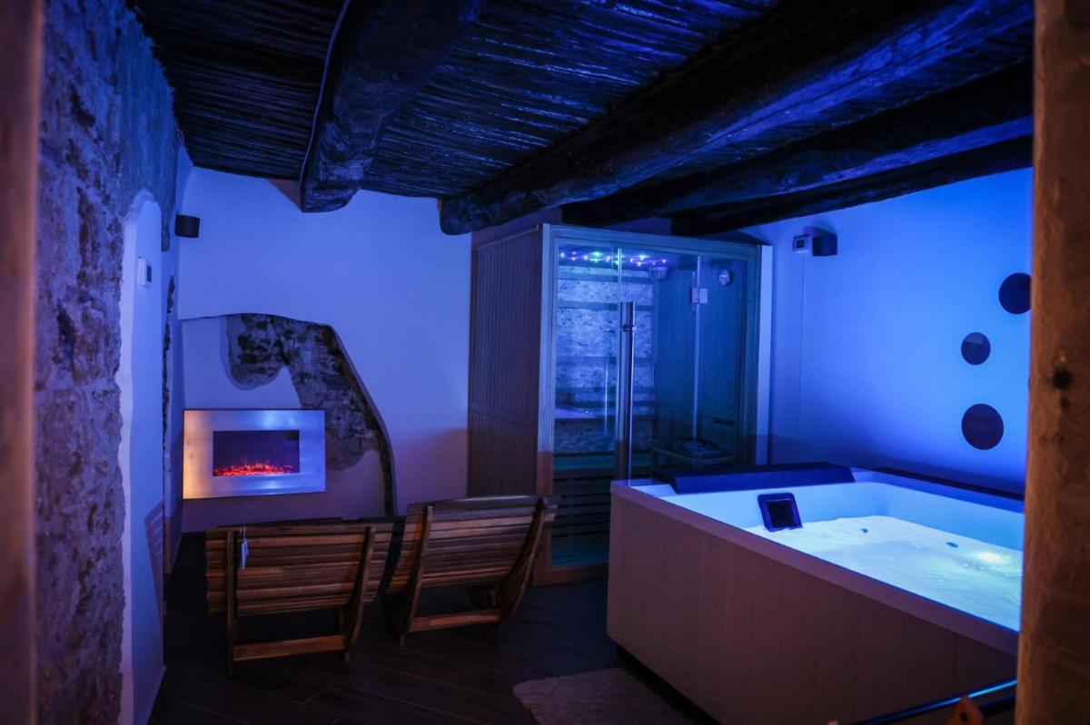PETRAMARE Charming House - Housity