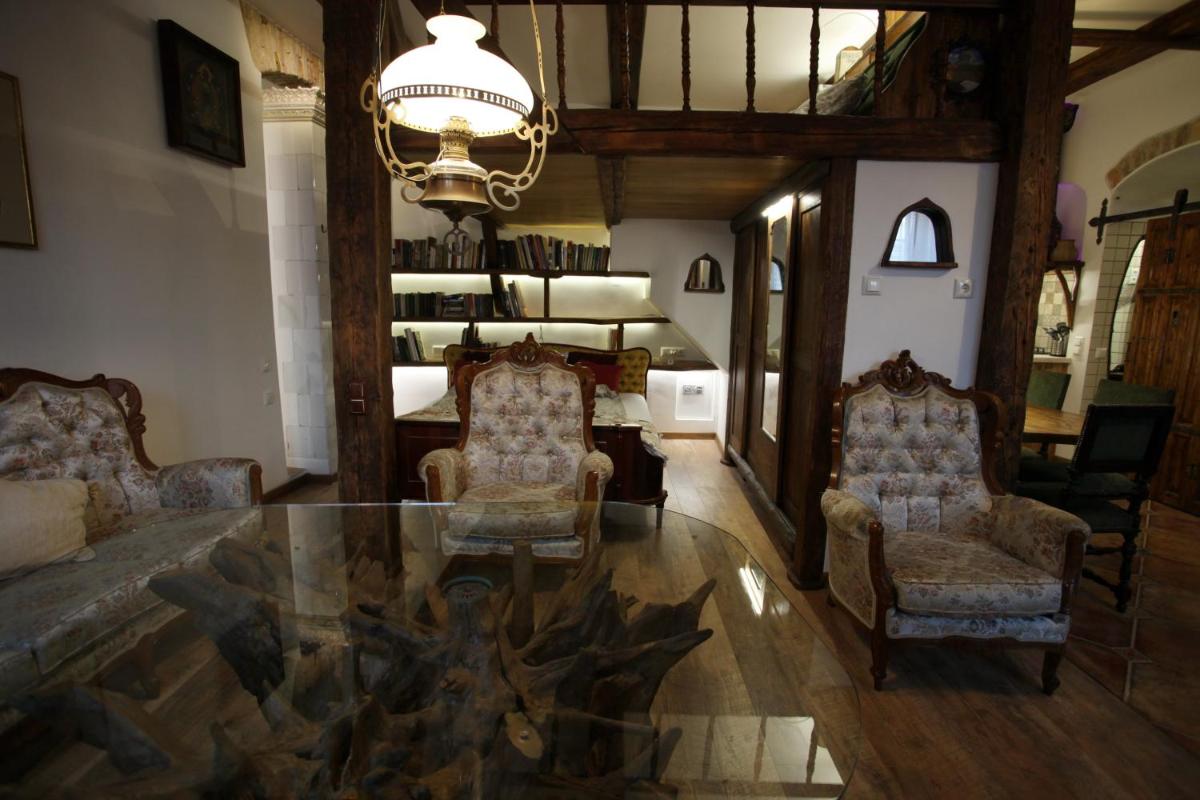 Medieval Super Studio - Housity