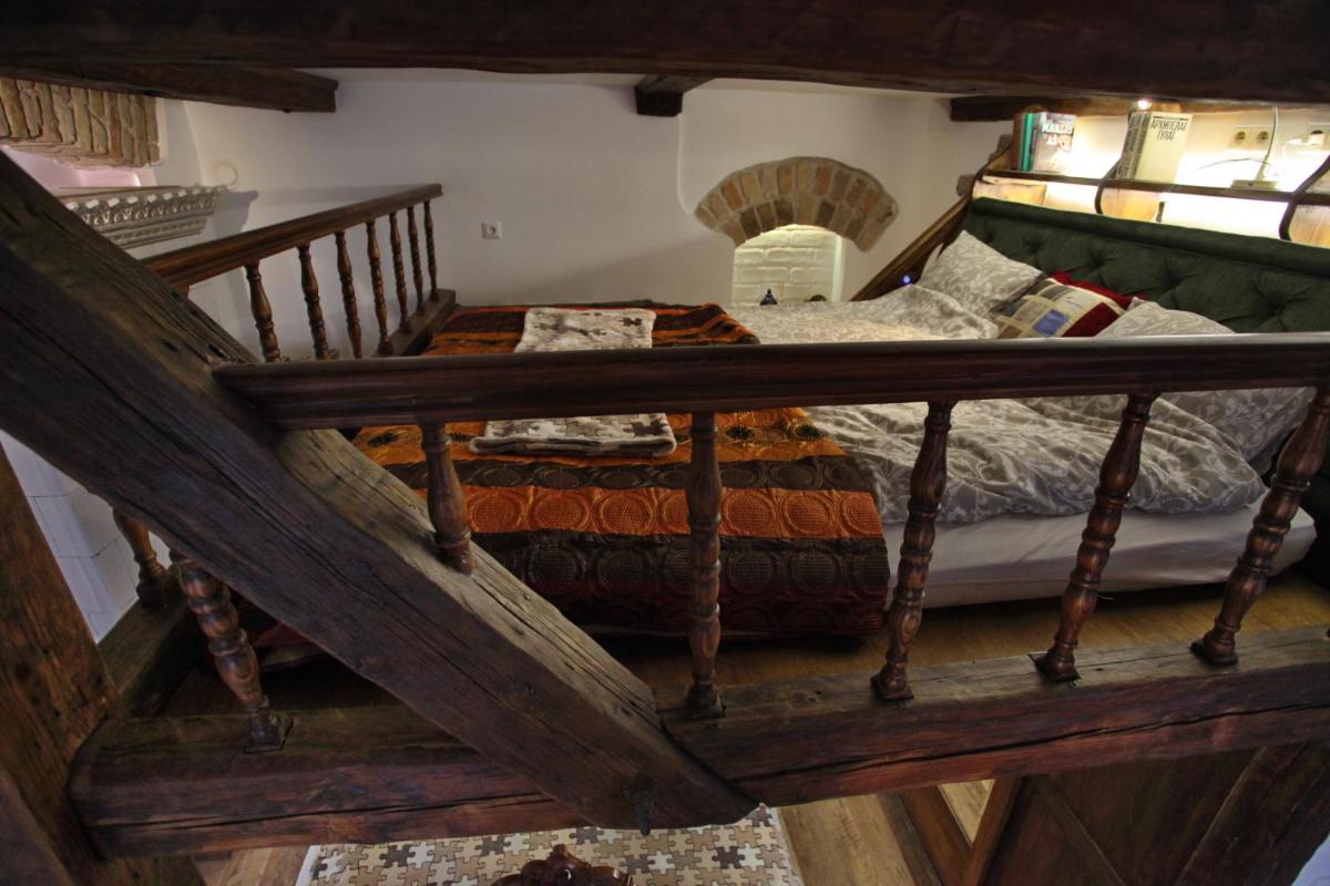 Medieval Super Studio - Hizvo