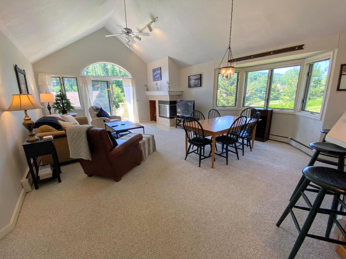 F14 Bretton Woods Condo along golf course short walk from Omni Mount Washington Hotel - Housity