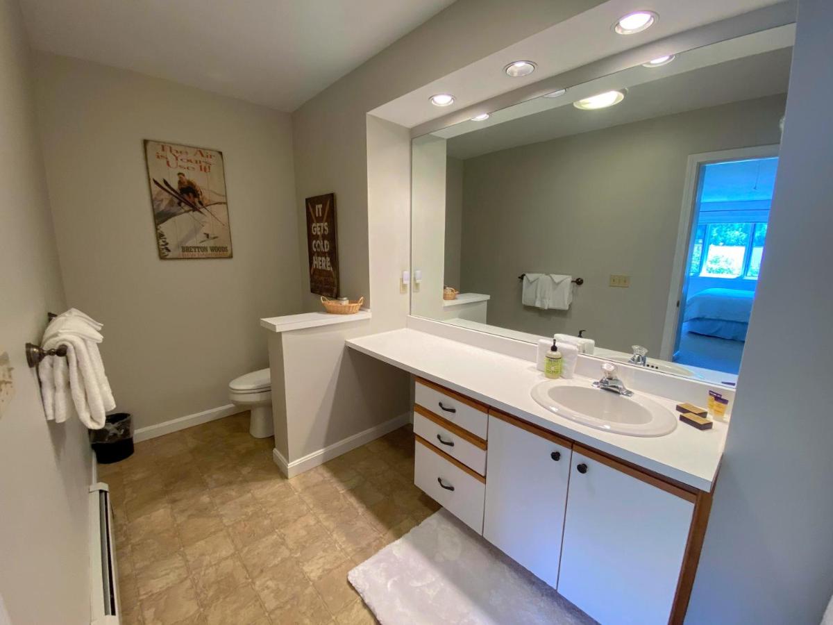 F14 Bretton Woods Condo along golf course short walk from Omni Mount Washington Hotel - Housity