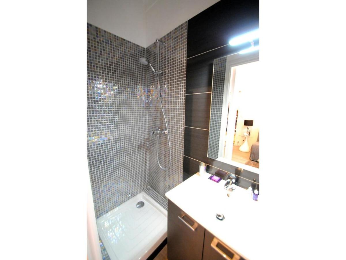 Superbe studio meublé cosy avec lit superconfort au calme Jean médecin - Housity