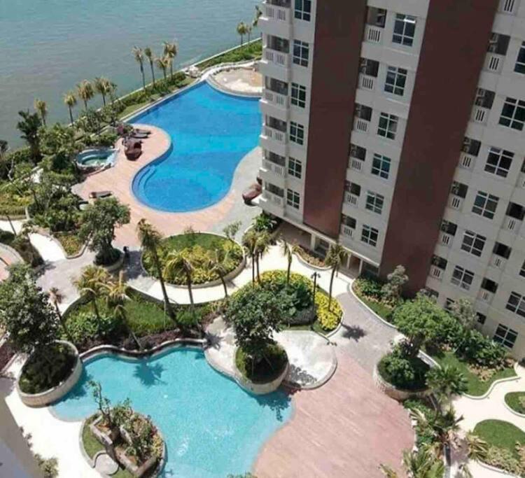 Suitetrails - Best Family Holiday Rent 4bedroom at Agung Pondomoro land Borneo bay city