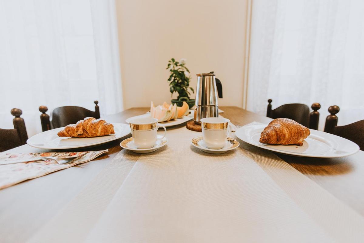 Budapest FOLK Apartment 60sm Spacious and Bright - Housity