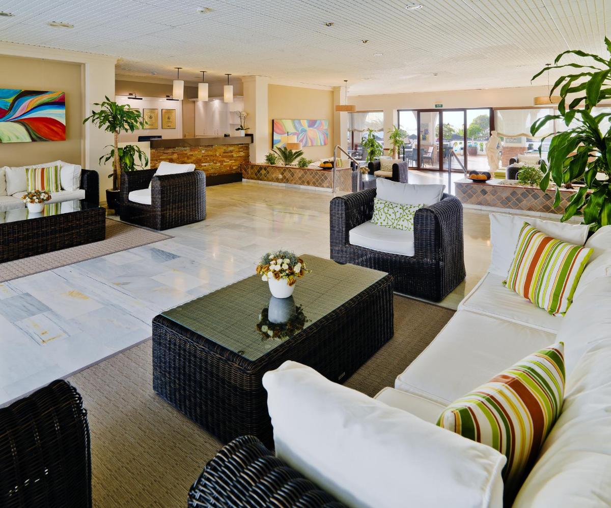 Zona de estar de Regency Torviscas Apartments and Suites