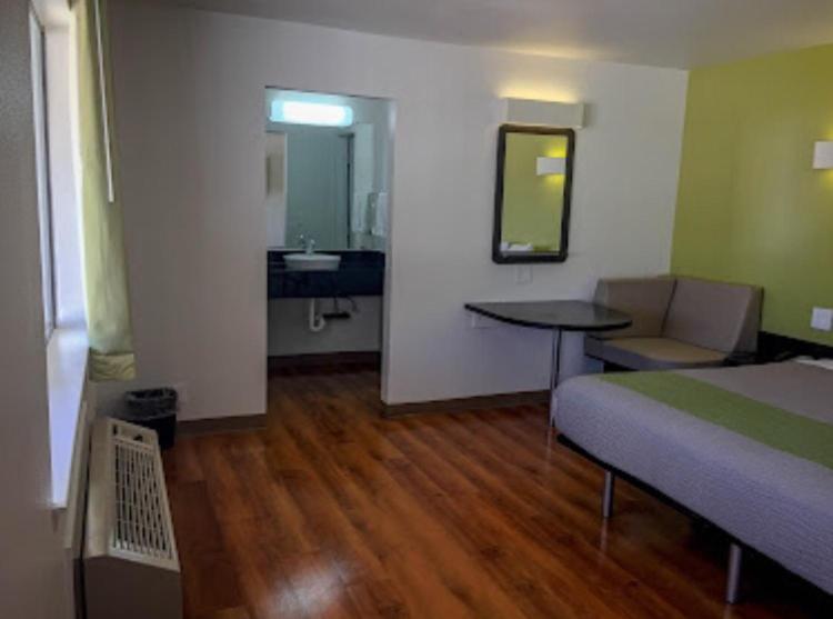 American Inn - Housity