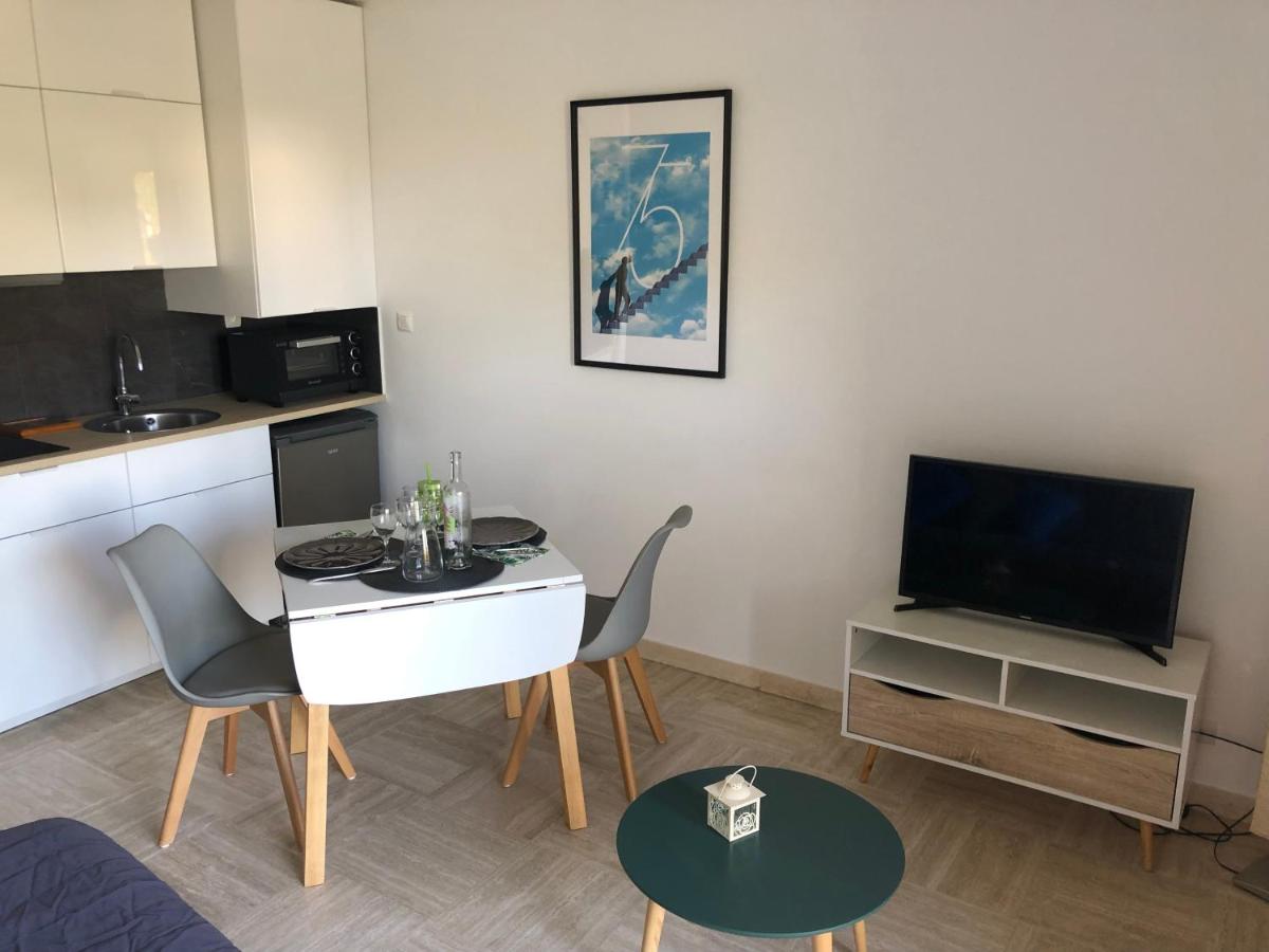 Appartement 2 personnes calme proche de la mer piscine tennis - Housity
